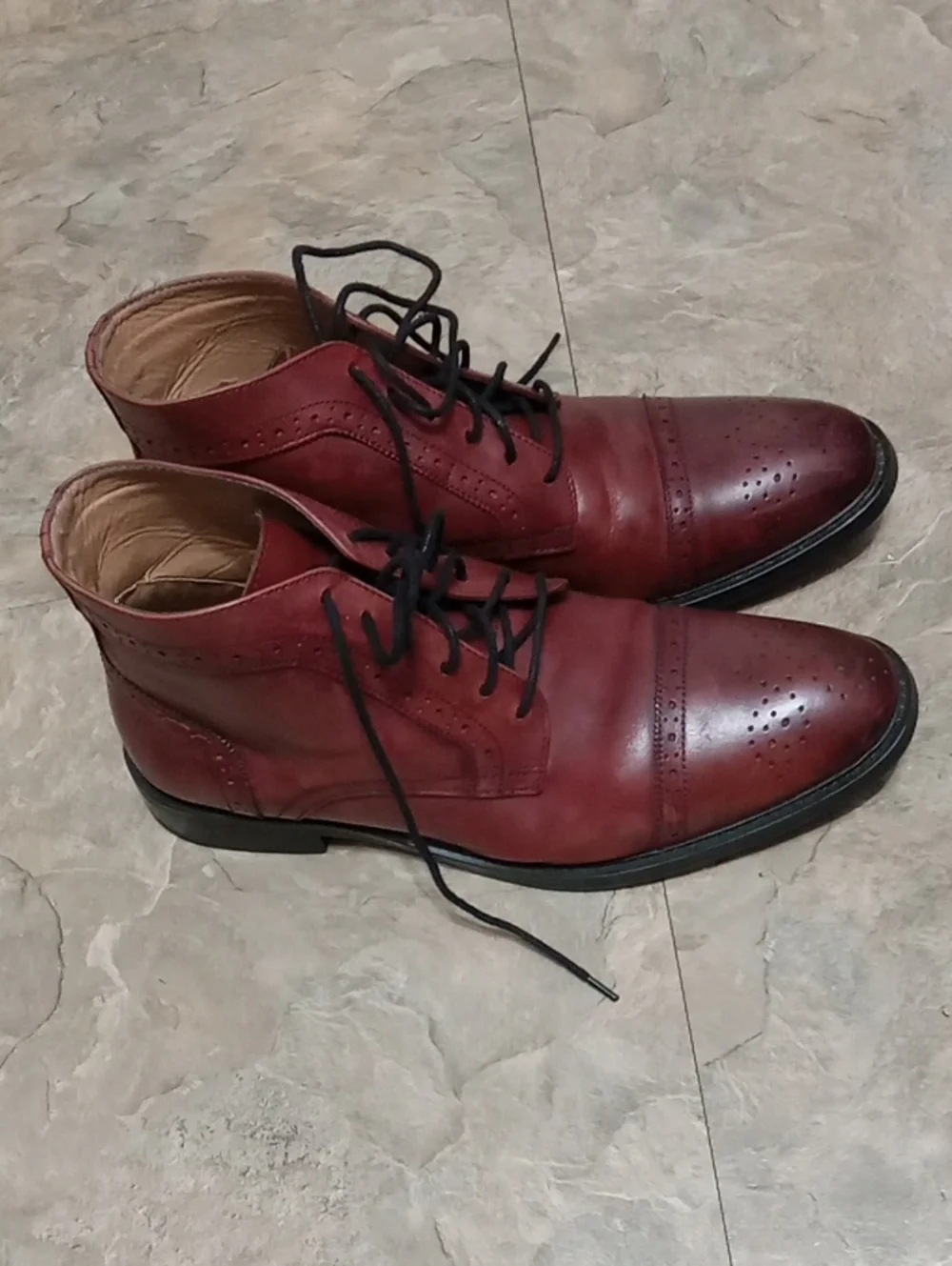 La Milano Men's Brown Burgundy Leather Cap-Toe Lace-Up Boots